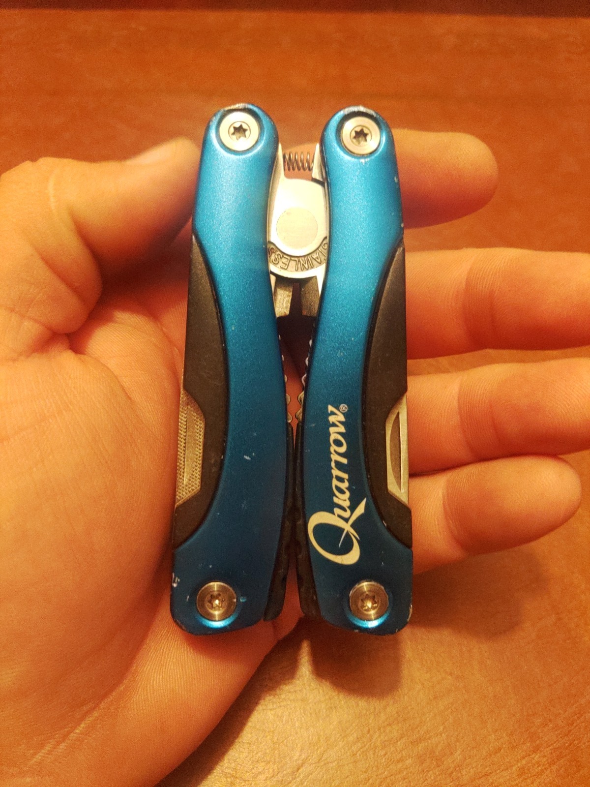 Quarrow Blue Multi Tool Stainless Steel 9 Tools