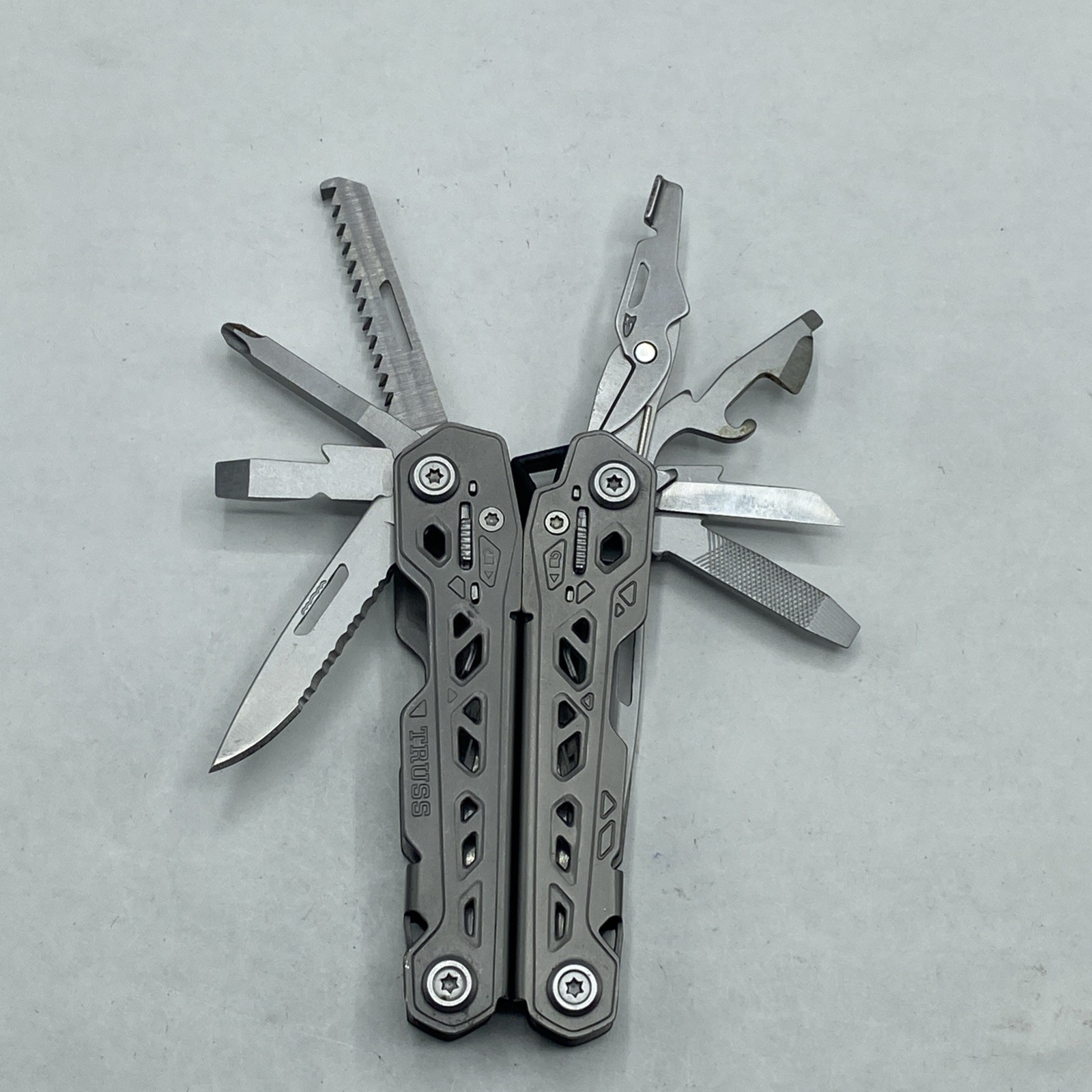 Gerber Truss Multi Tool – Gray