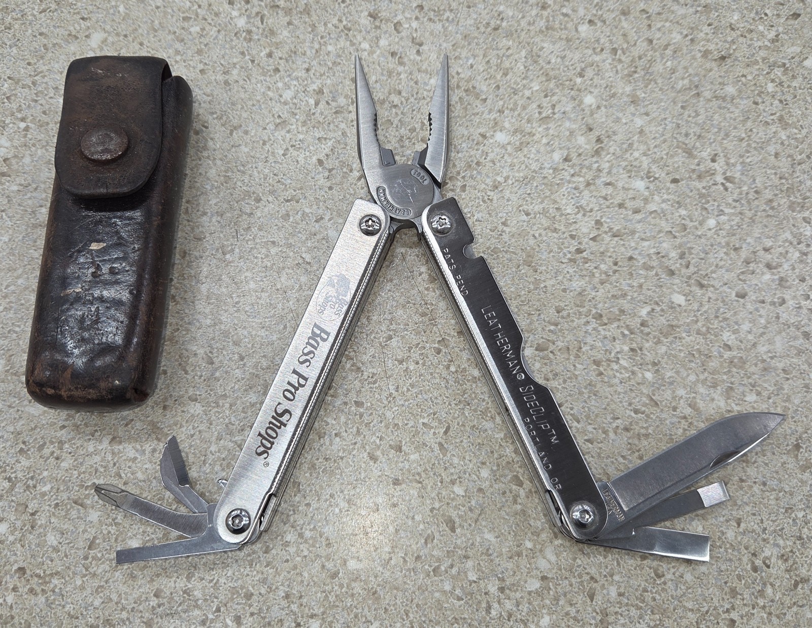 Leatherman SideClip Bass Pro Shops Multi Tool ~ Rare ~ Pre-Owned ~ NICE!! LOOK!!