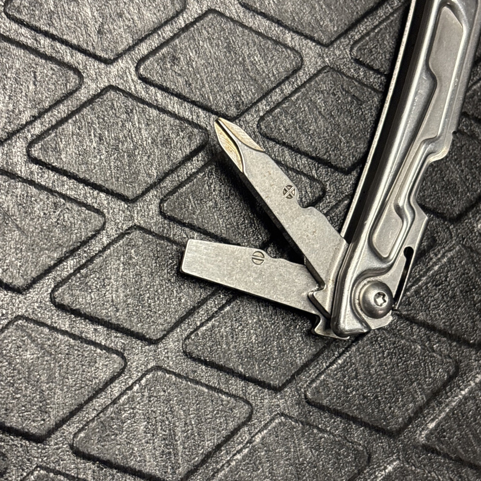 Leatherman Bolster Multi Tool – Silver