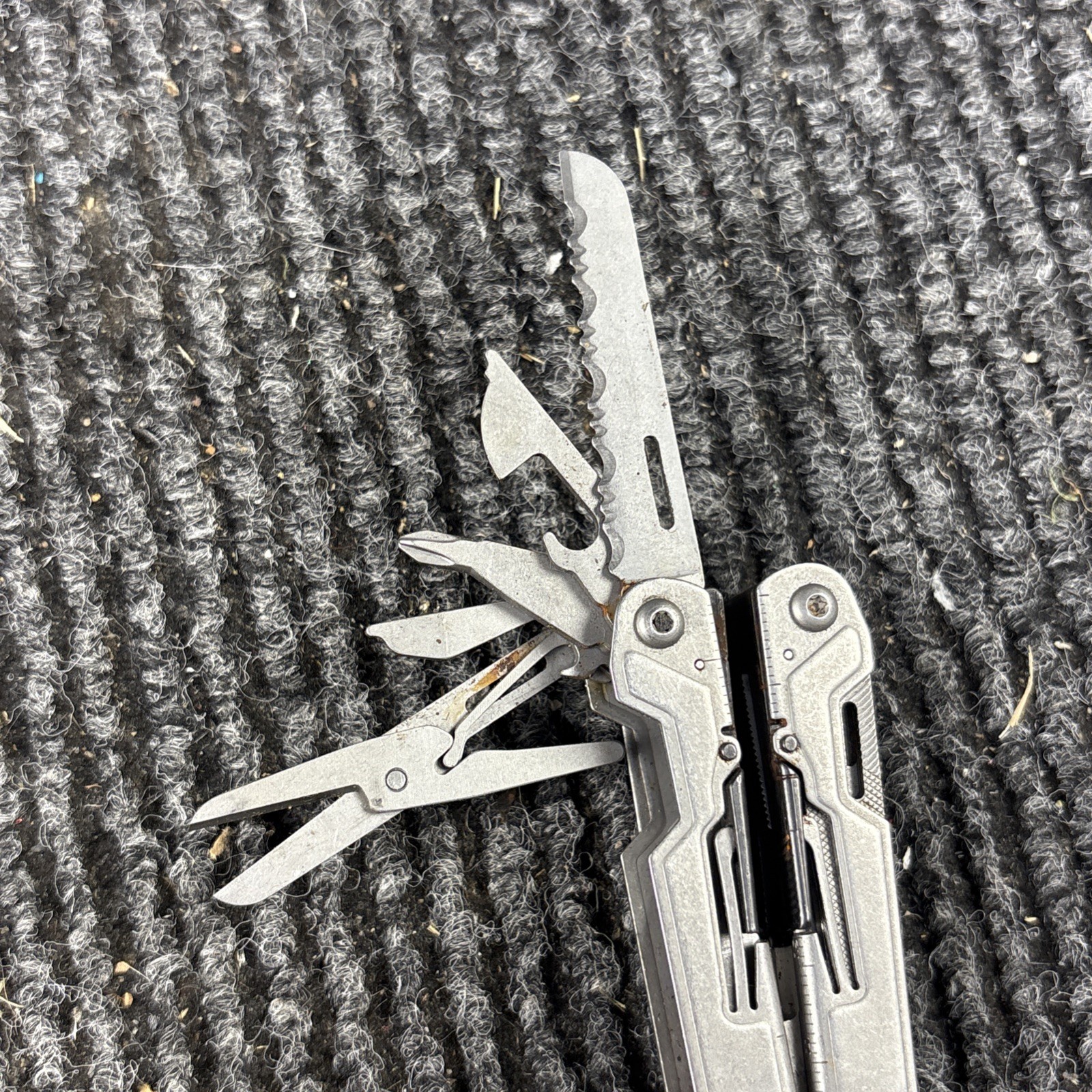 SOG POWER PINT MULTI TOOL PLIERS KNIFE SMALL (405)