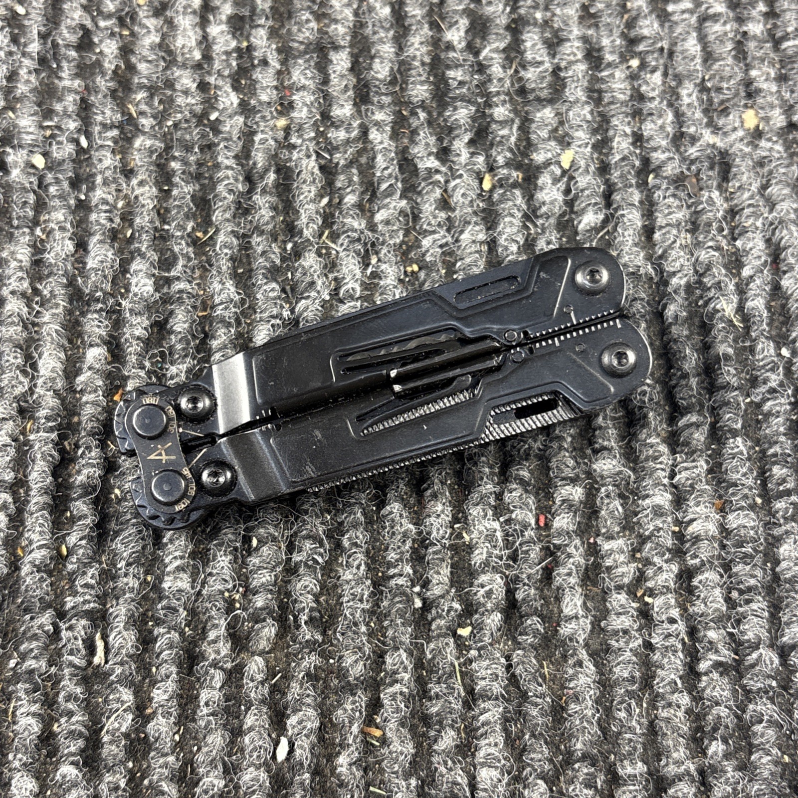 SOG POWER PINT MULTI TOOL PLIERS KNIFE SMALL (412)