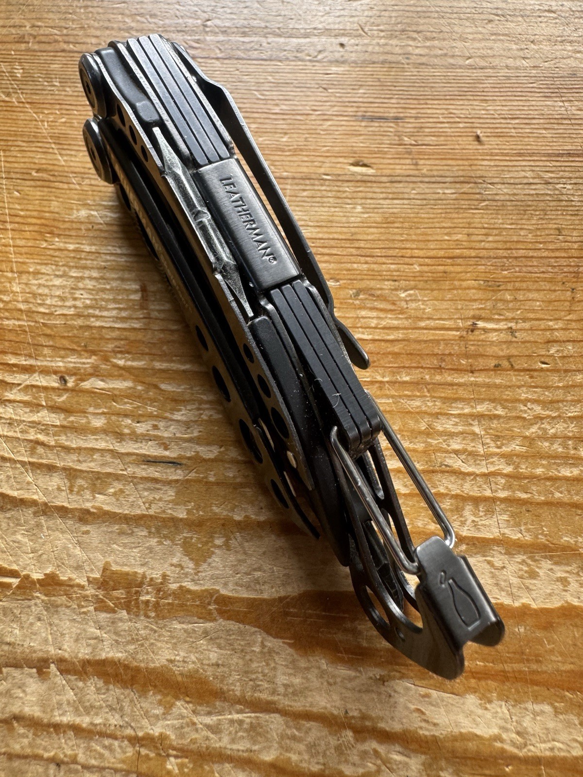 TOPO Leatherman SKELETOOL Multi Tool SERATED Knife-Pliers etc Collector Model