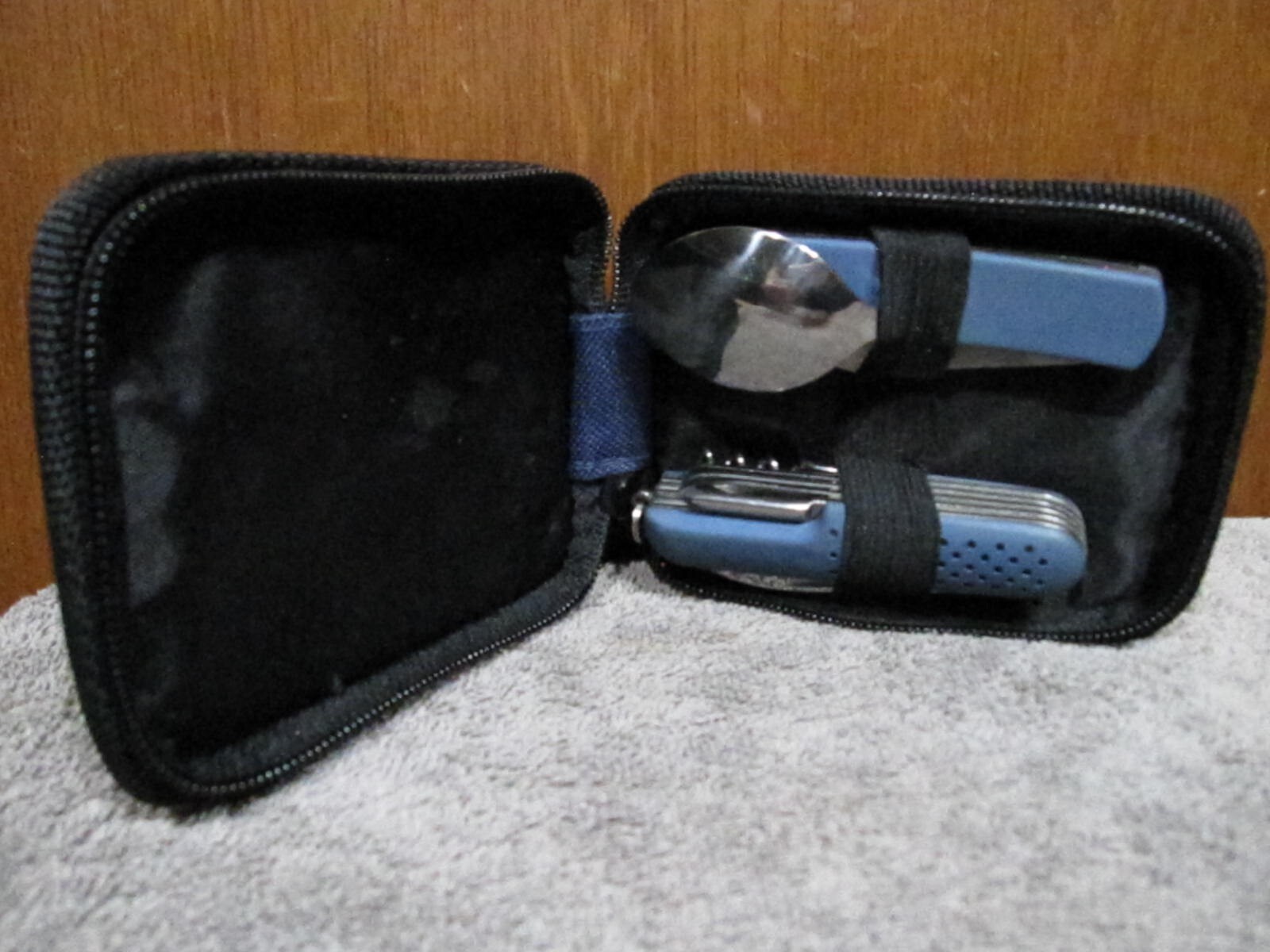 NEW=TRAIL WORTHY==OUTDOOR SURVIVAL KIT==NYLON CASE==BELT LOOP==STAINLESS STEEL