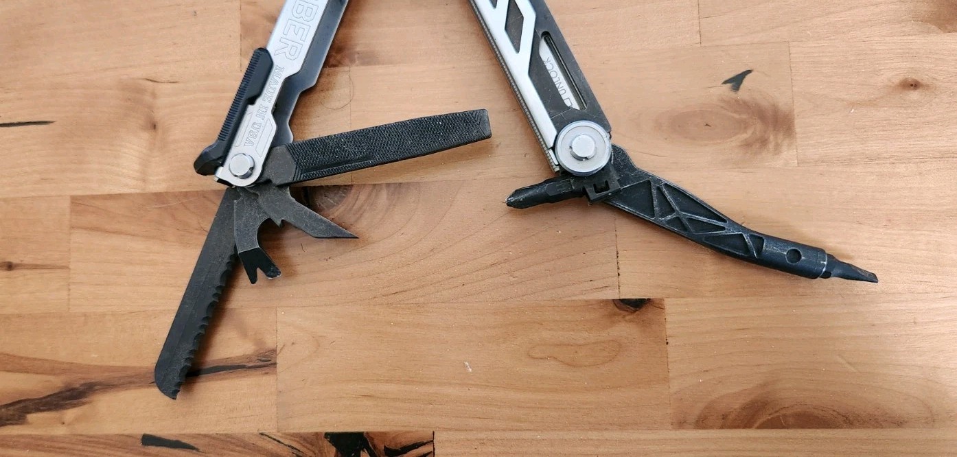 Gerber Center Drive Silver Multi-Plier 8 Tool w/ Molle Sheath – Great Cond. U58