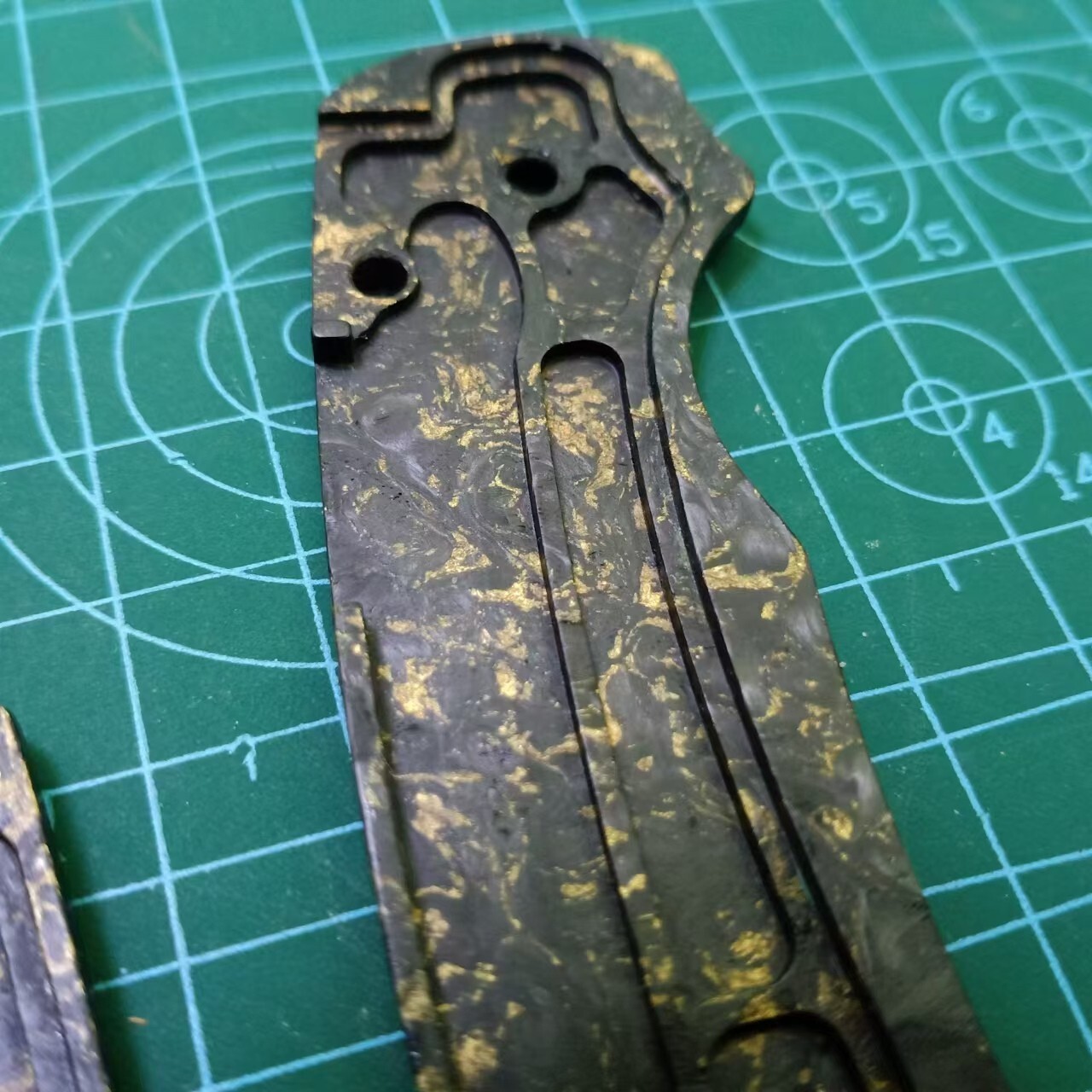 1 Pair Copper Forged Carbon Fiber Handle Scales for Spyderco C223