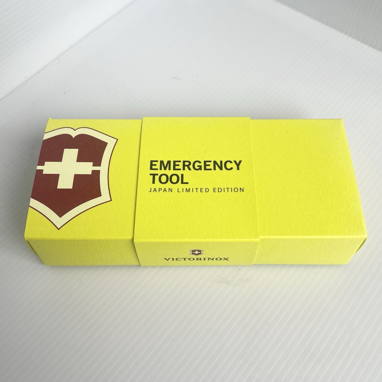 VICTORINOX Signature Lite Multi-Tool Knife 9 Functions Swiss Army Outdoor Campin
