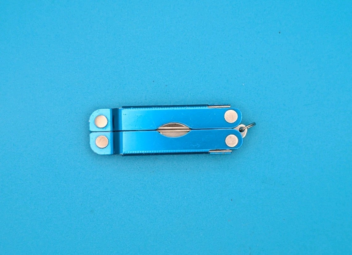 Leatherman Micra Multi-Tool, Knife, Scissors, Key Ring, Blue! PARITY FACTORY