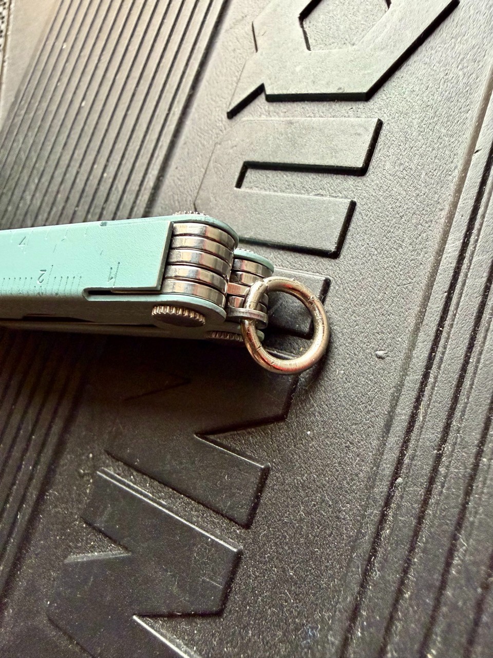Leatherman Micra 10-in-1 Multitool Anodized Aluminum – Arctic Blue (w/ XL ring)