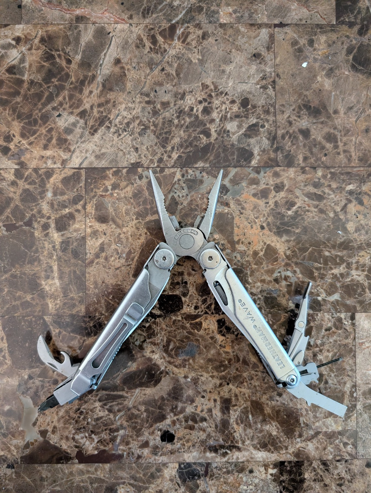 Leatherman – Wave 2.0 Model (2004-2018) | StainSteel W/PocketClip-Used Condition