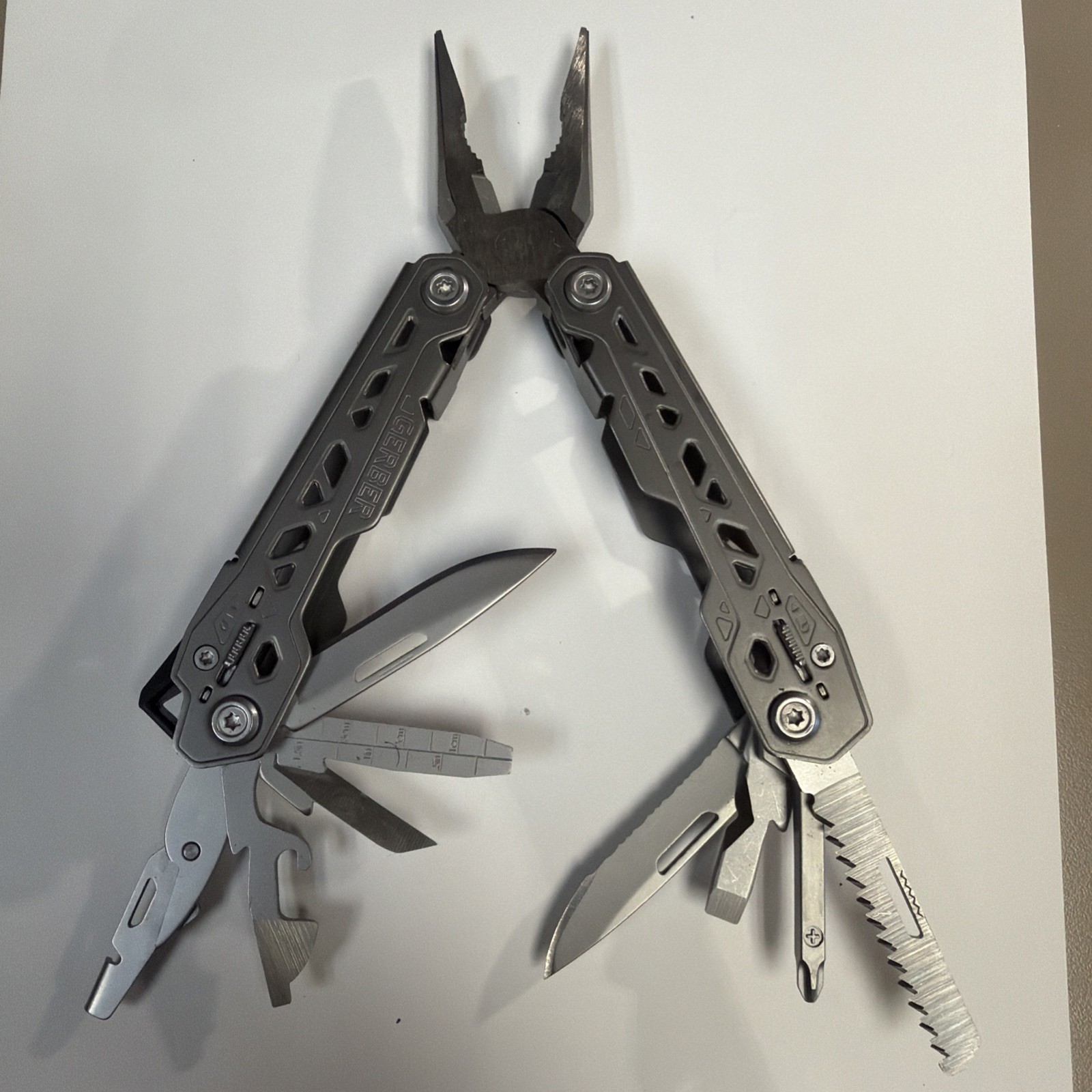 Gerber Truss 17-in-1 Multi Tool Dk Grey