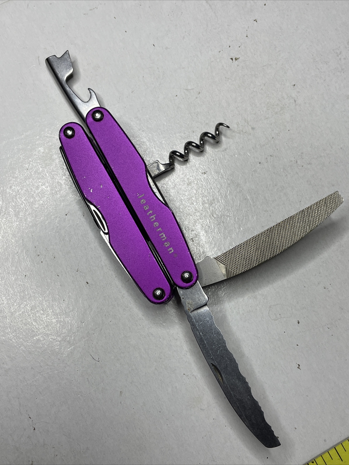 Leatherman Juice XE6 Retired Rare 18 Tools Multitool -Parts or Repair