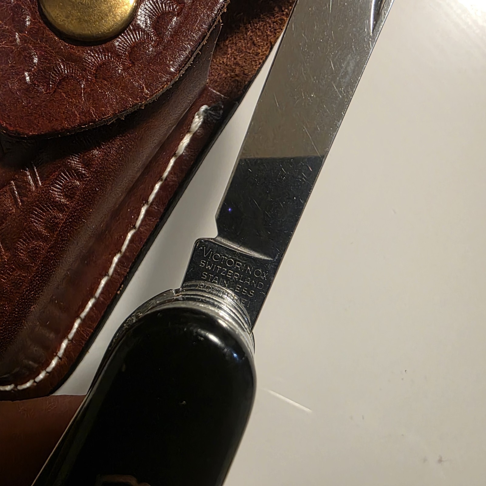 Victorinox Classic Black 7-Tool Multi-Tool Knife Scissors Keyring 2.5in
