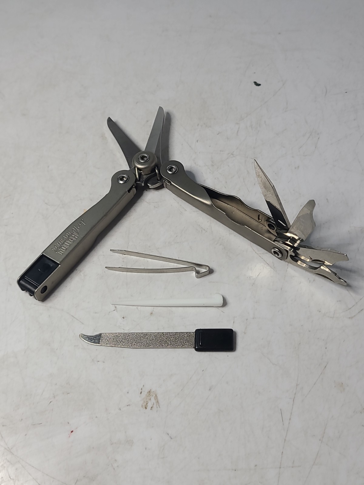 Schrade USA ST2 Multi-tool Tough Chip Compact Mini Tool