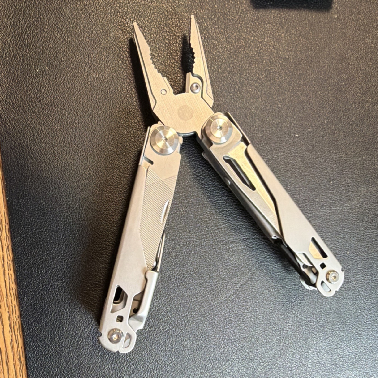 Silver Multi-Tool Plier Knife Saw Stainless Steel Sheath Lanyard