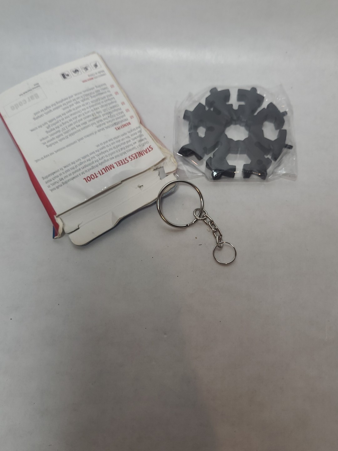 20in1 STAINLESS STEEL MULTI TOOL Snow Tools Box Is Damaged, Product Is Perfect!