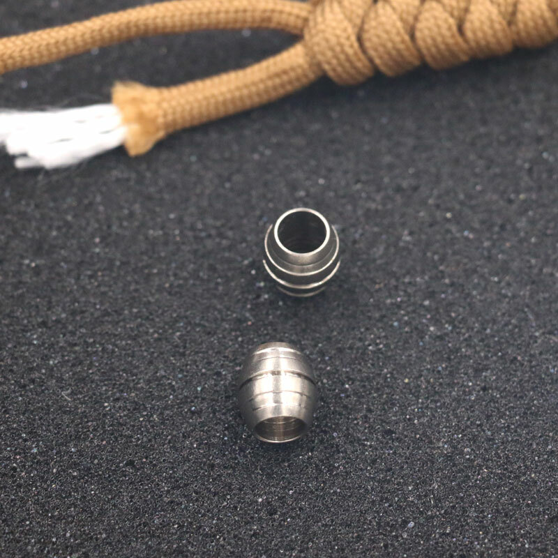 2pcs Titanium Bead Knife Parachute Lanyard Bead EDC Pendant Beads Keychain Tool