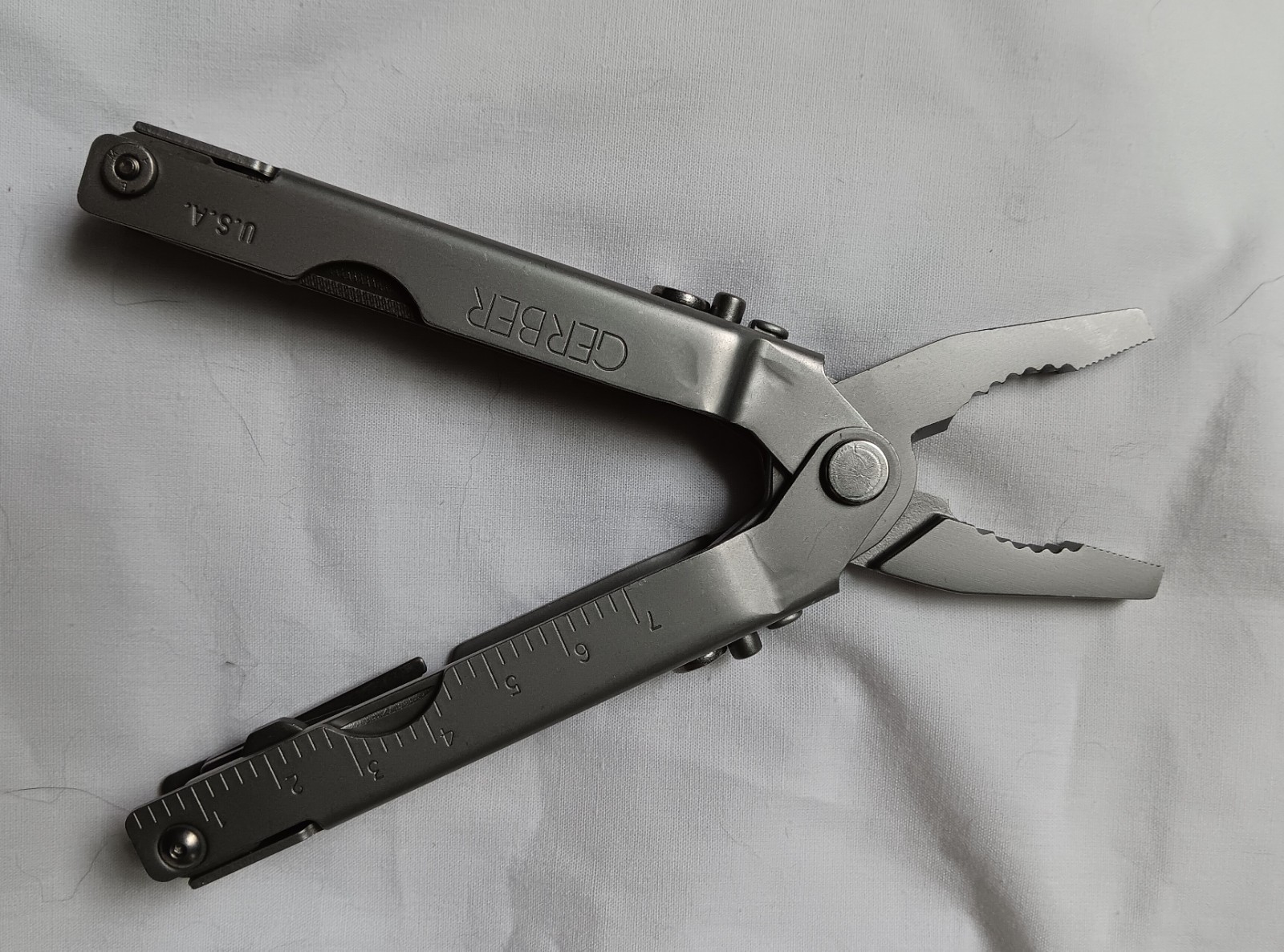 Vintage Gerber Legendary Blades Multi Plier Pocket Tool in Nylon Sheath USA