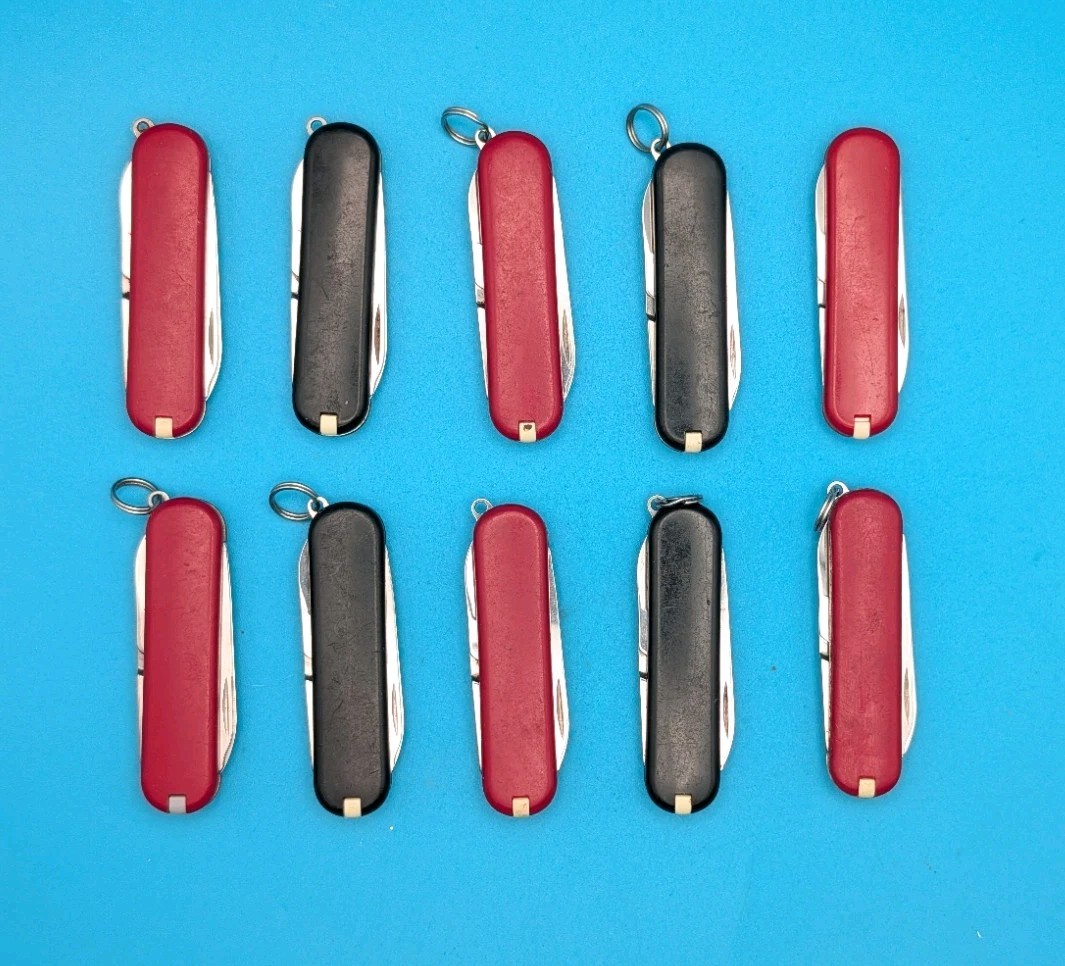 Lot of 10 Victorinox Classic Swiss Army Knife Multi Tools!