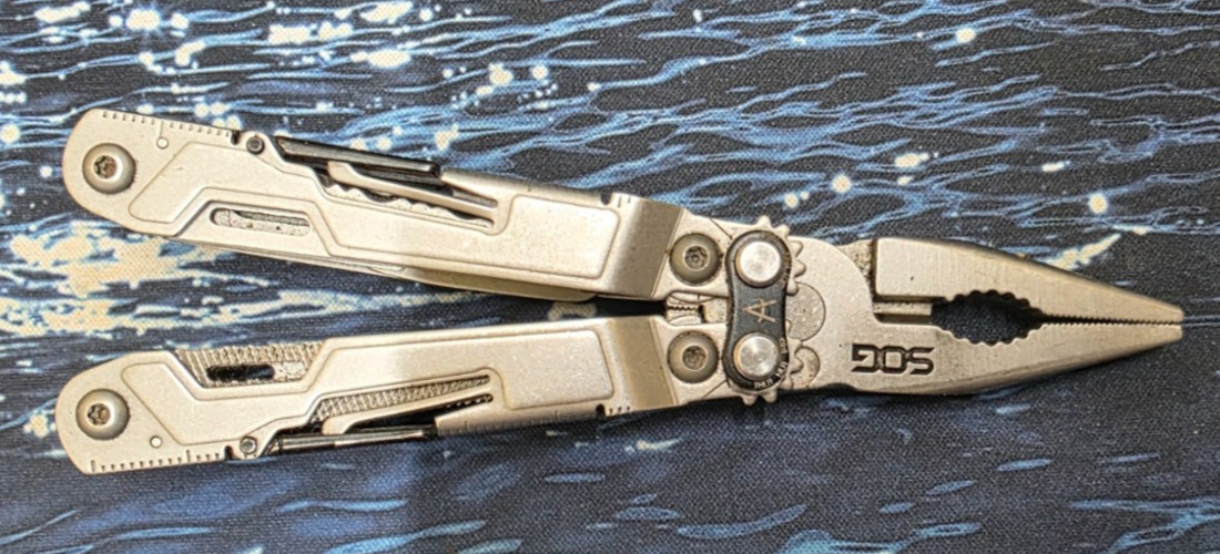 SOG PowerPint 18-in-1 Stainless Steel Multi-Tool, 2.5in Serrated, Silver