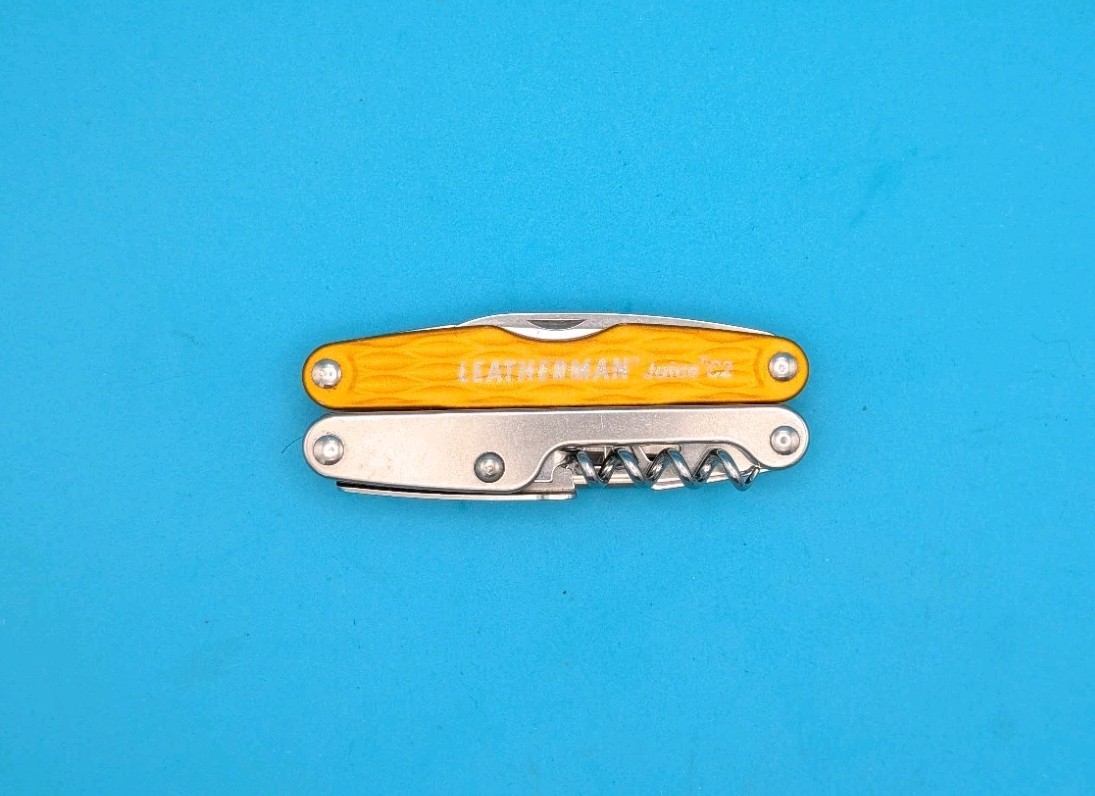 Leatherman Juice C2 Orange Knife Multi Tool! RETIRED! *ALEX*