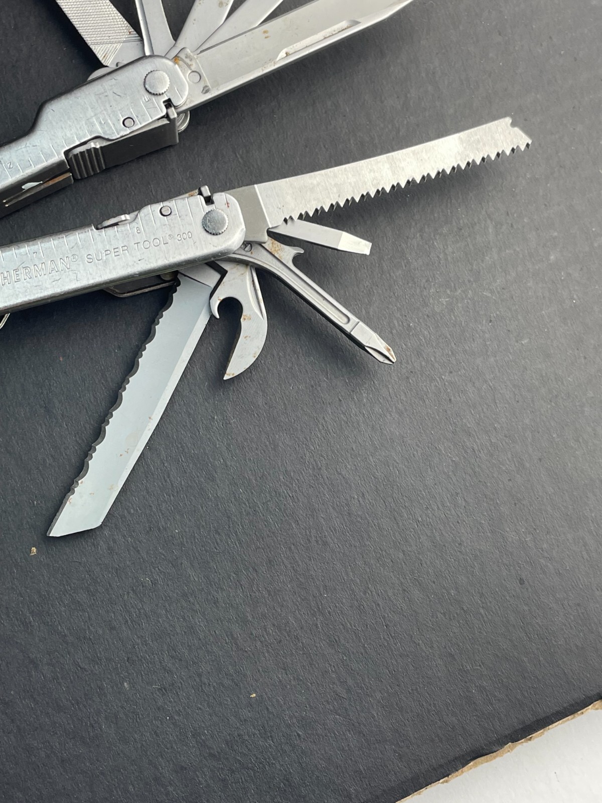 Leatherman Super Tool 300 Multi-Tool Supertool Pocket Knife Pliers File Saw