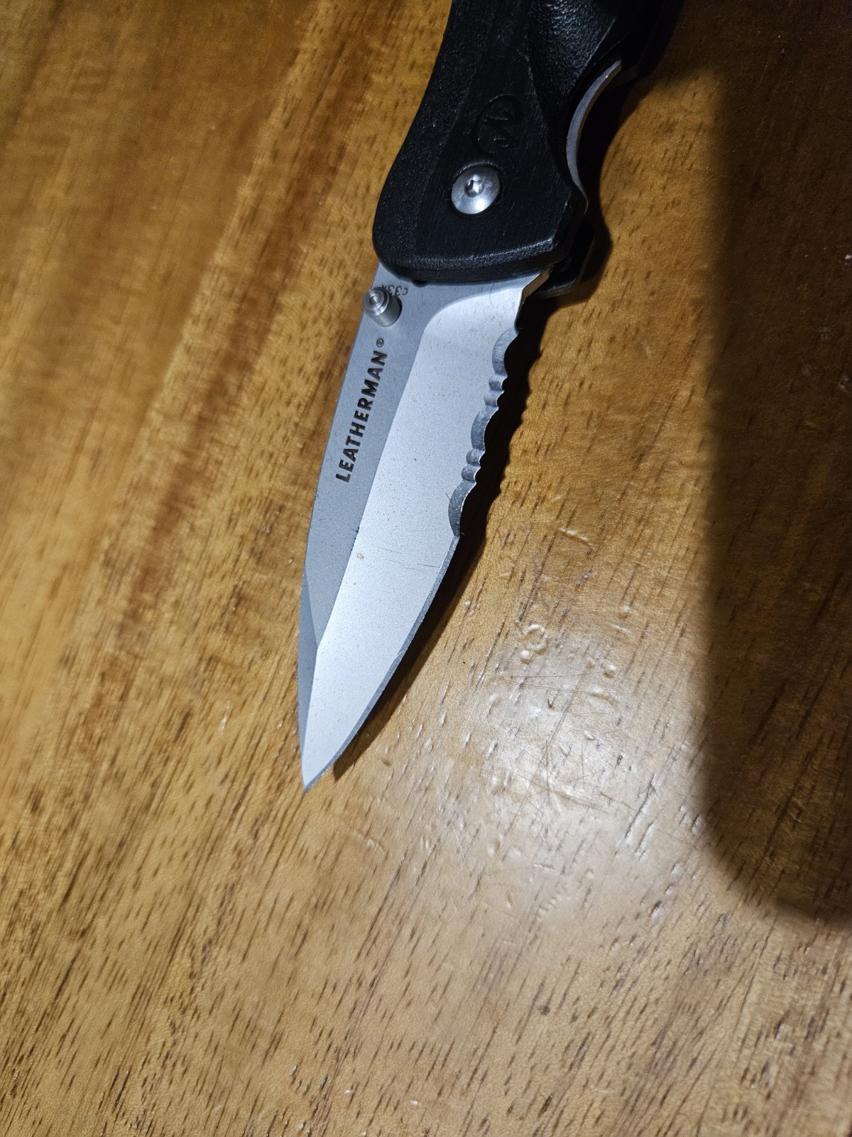 Leatherman Folding Lock Blade Knife c33x w/ Carabiner Retired