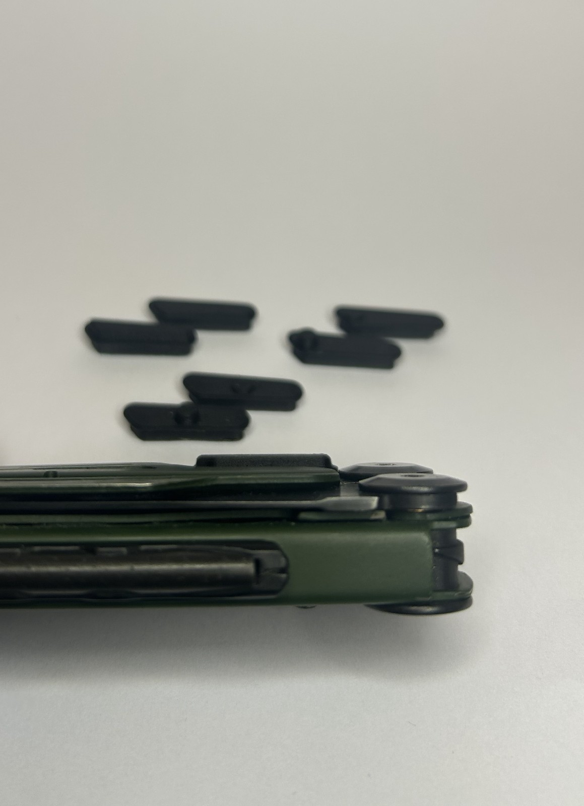 Leatherman Signal Upgrade Accessory – Thumb Studs (Block & Pin Styles, Raised +