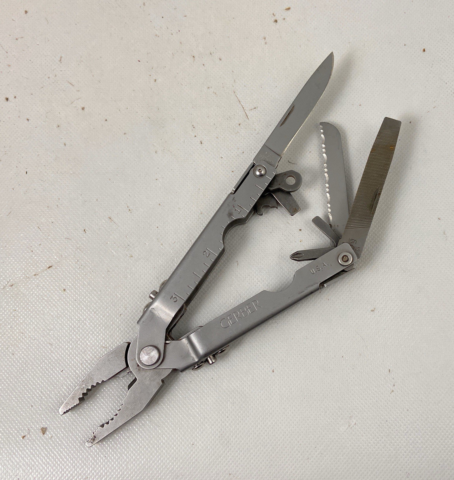 🌟Gerber USA MP400 Blunt Nose Multi-Tool, Pliers, Knife, **BROKEN CAN OPENER**