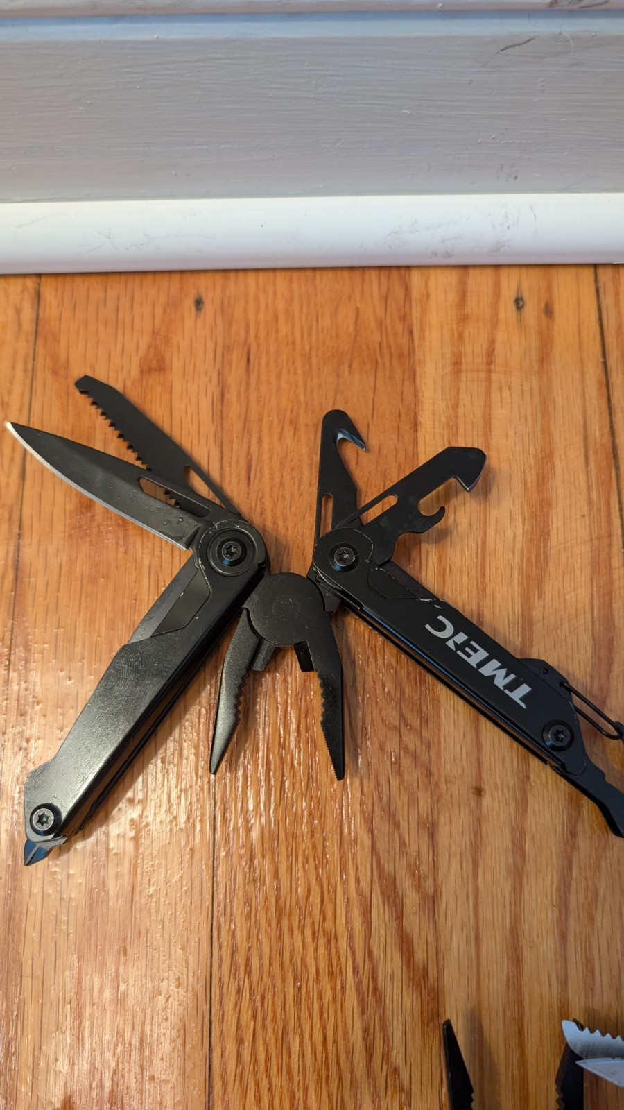 Lot of 6 Multi Tools – L.L.Bean Columbia Hyper Tough ArmorAll – Mini EDC Pliers