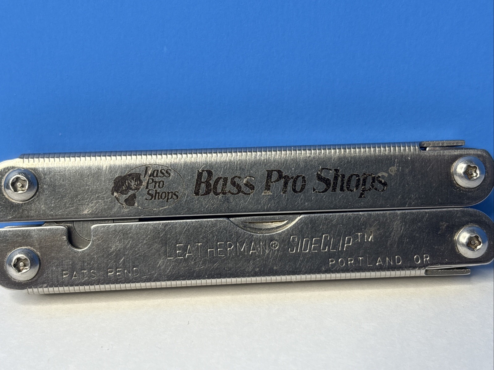 Leatherman SIDECLIP Bass Pro Shops Edition Multi-Tool PATS PEND PORTLAND OR