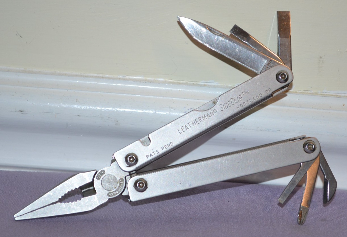 OEM Leatherman SideClip Multi-Tool, Plier, Knife W/Belt Clip–Discontinued-Great