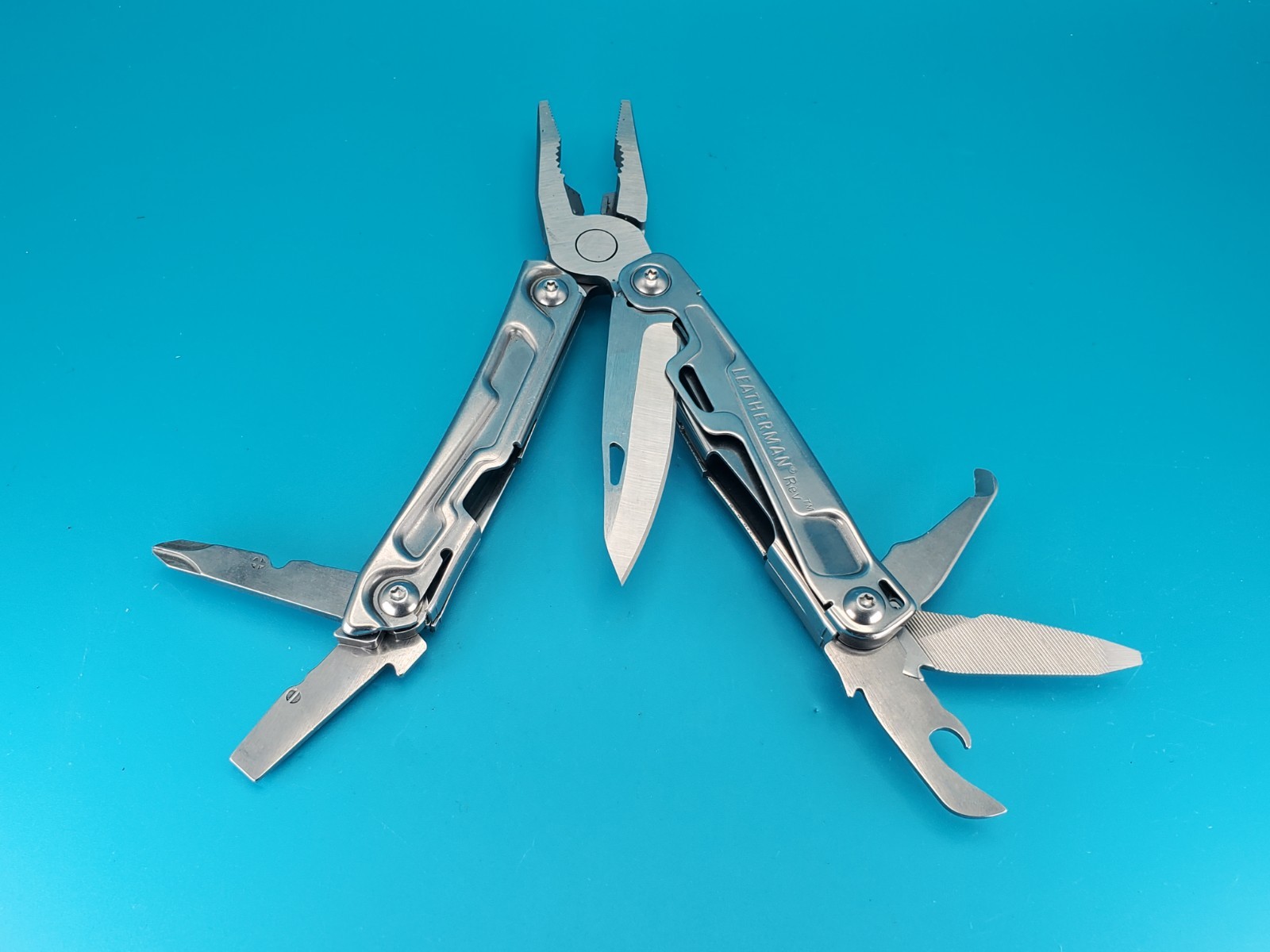 Leatherman Rev 3.8″ Multi-Tool, Stainless! USAA