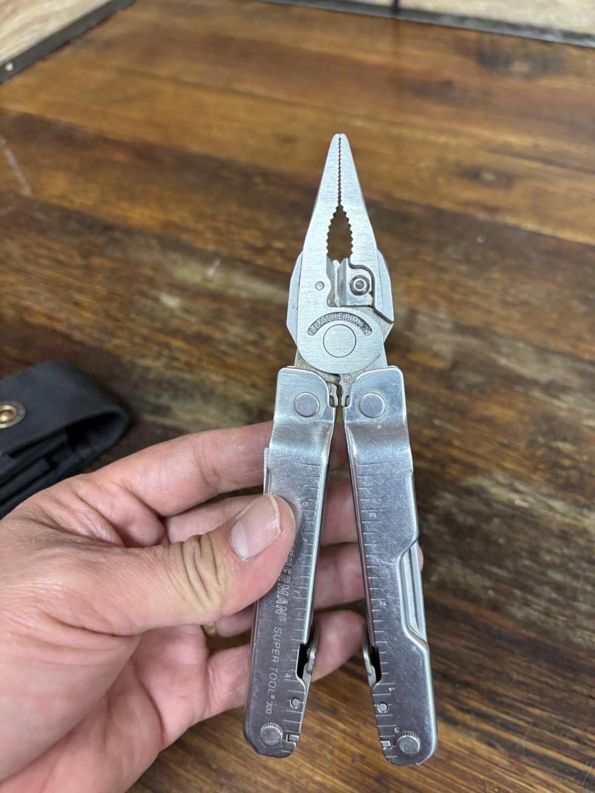 Leatherman Super Tool 300 Multi-Tool USA 01/16 in good condition