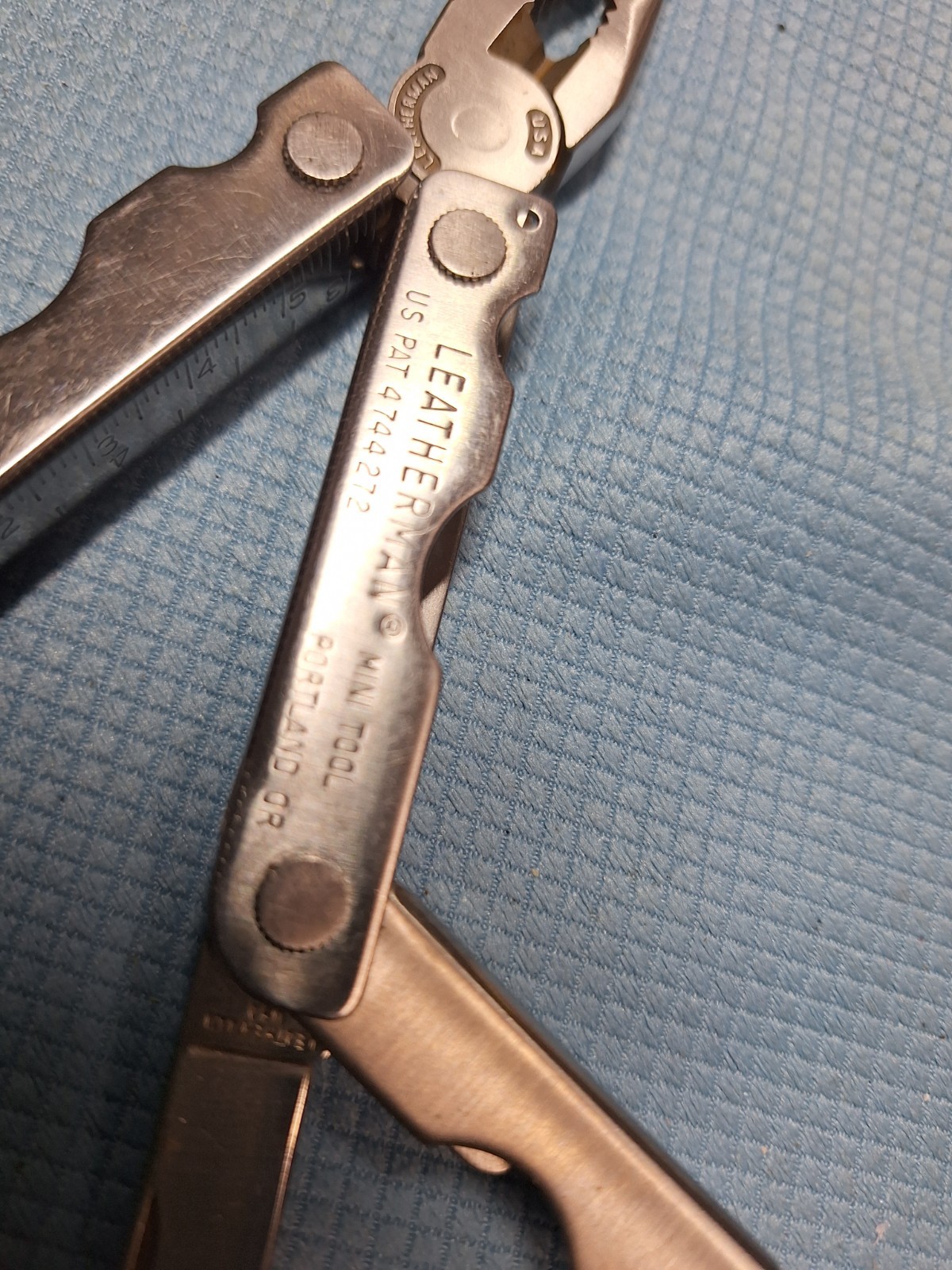 Leatherman MINI MULTI TOOL airport confiscation LOT V03