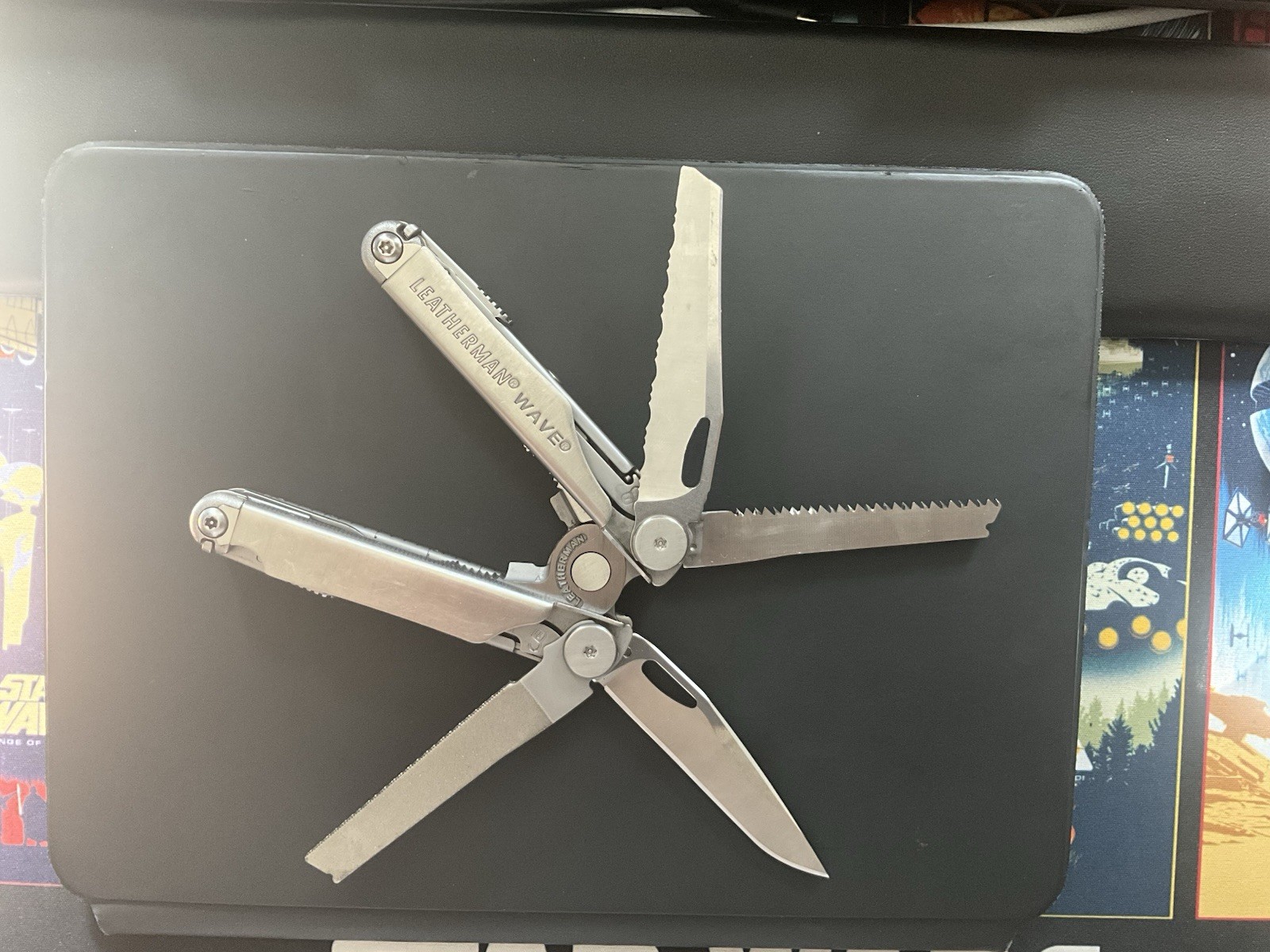 Leatherman Wave Stainless Steel Multi-Tool 17 Tools Part Serrated, Sheath