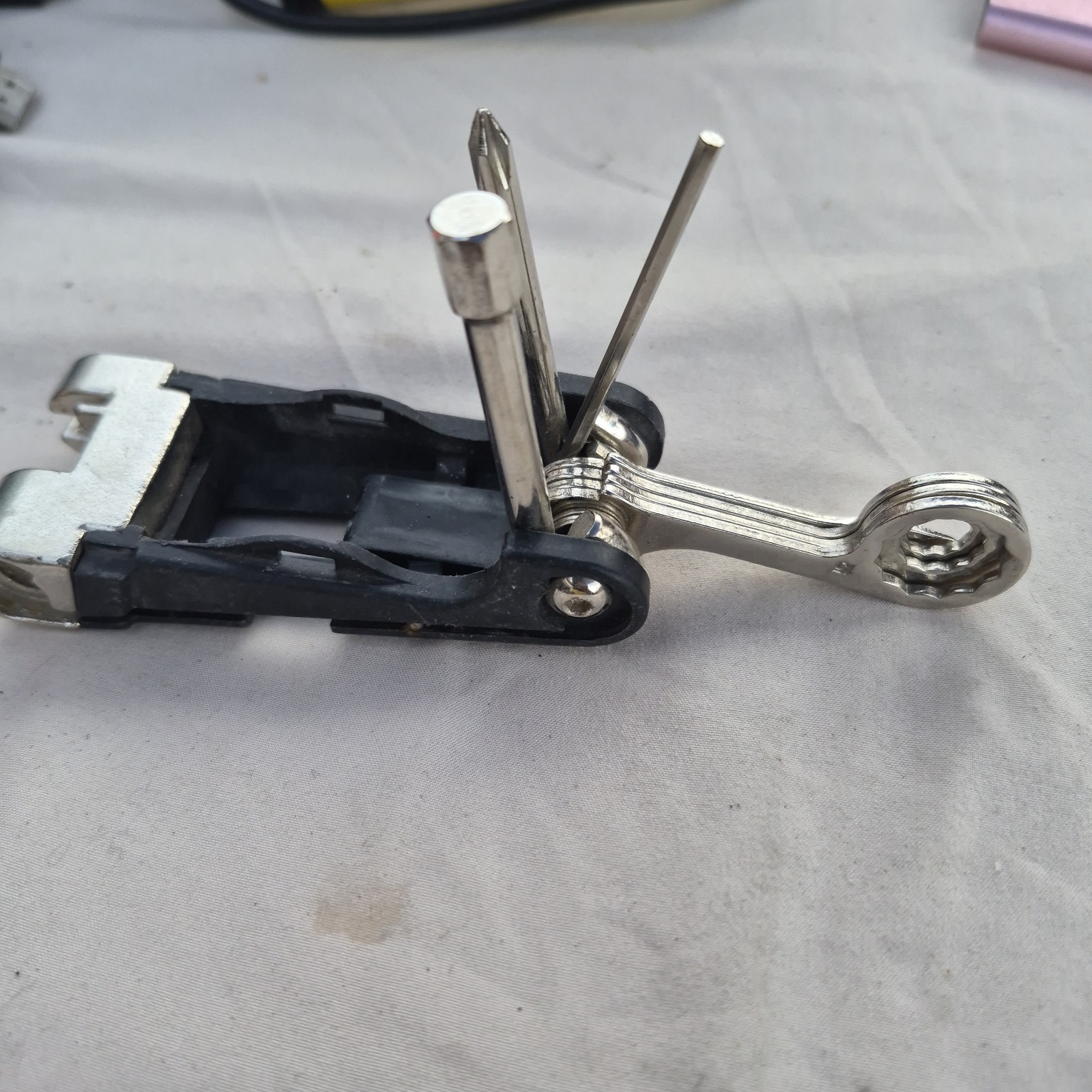 Multi Tool – 7 Functions/Wrench, Allens Screwdrivers 0501