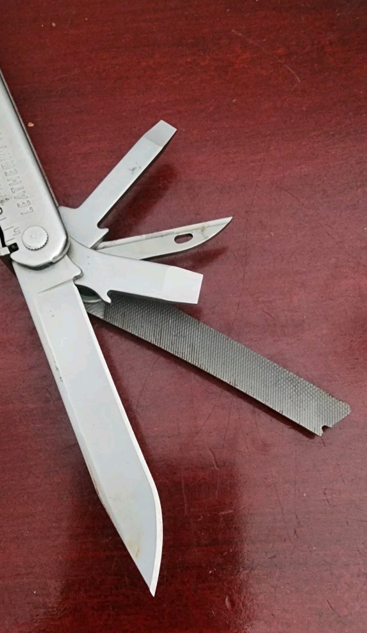 RETIRED 2009 COLLECTIBLE LEATHERMAN CORE MULTI-TOOL