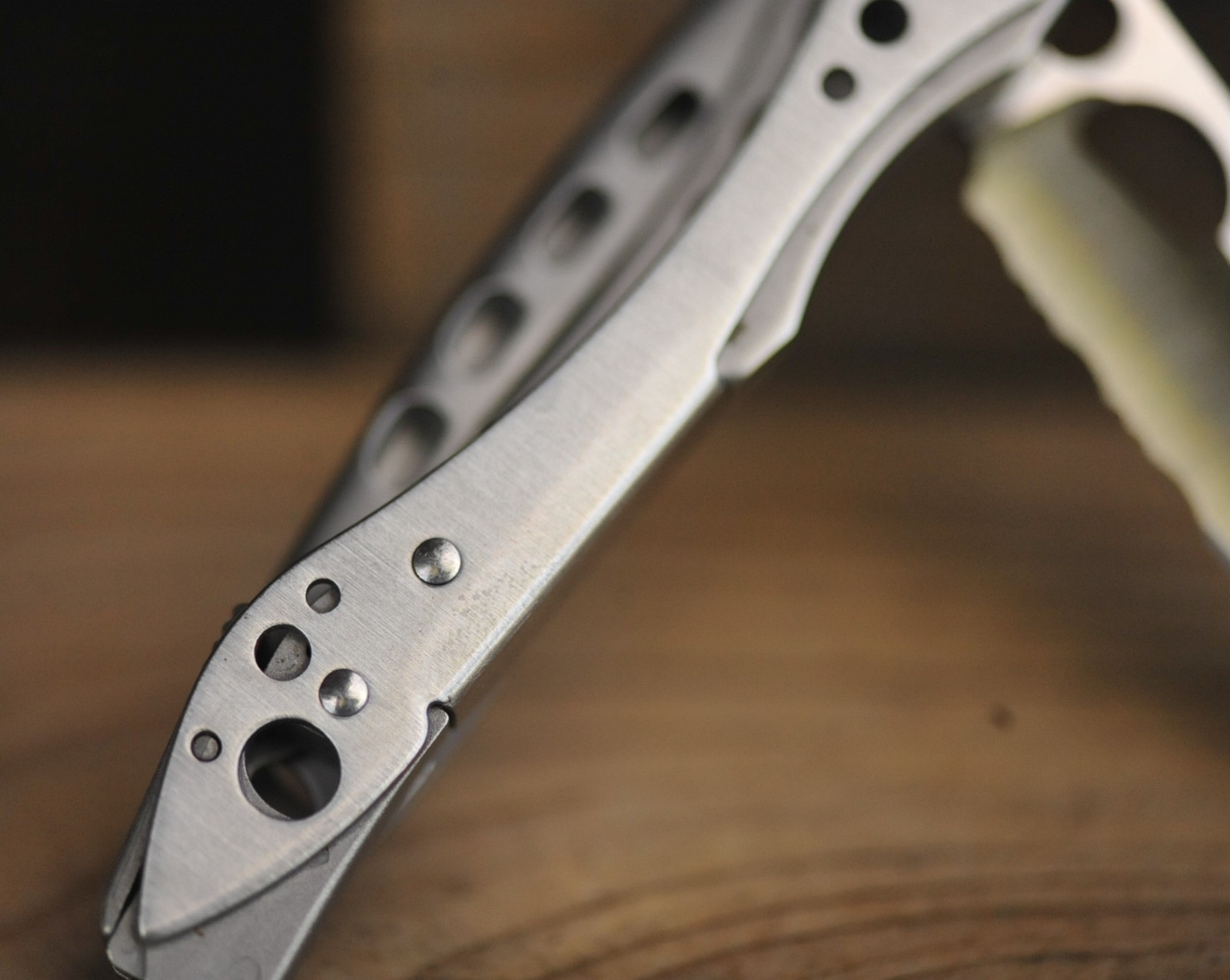 Leatherman Skeletool Multi-Tool, Combo Blade, Bit Driver, Stainless, USA