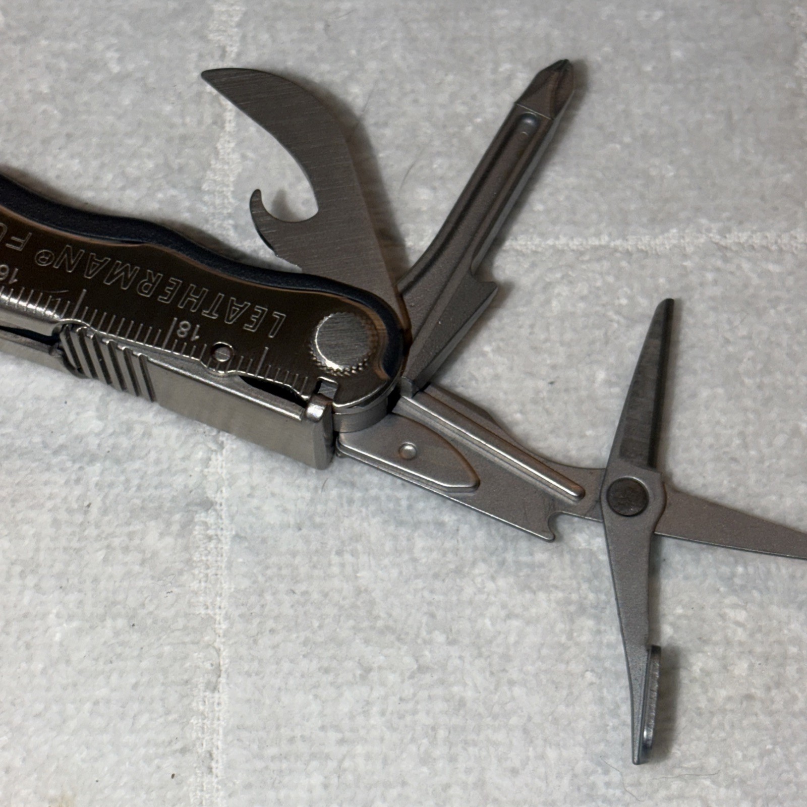 Leatherman Fuse Multi Tool with Case
