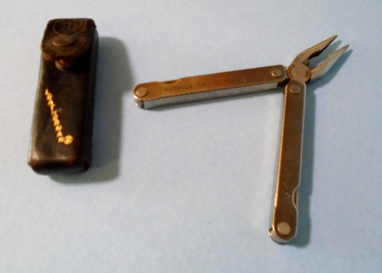 Vintage BP Stamped Leatherman PST Multi-Tool With Brown Leather Case