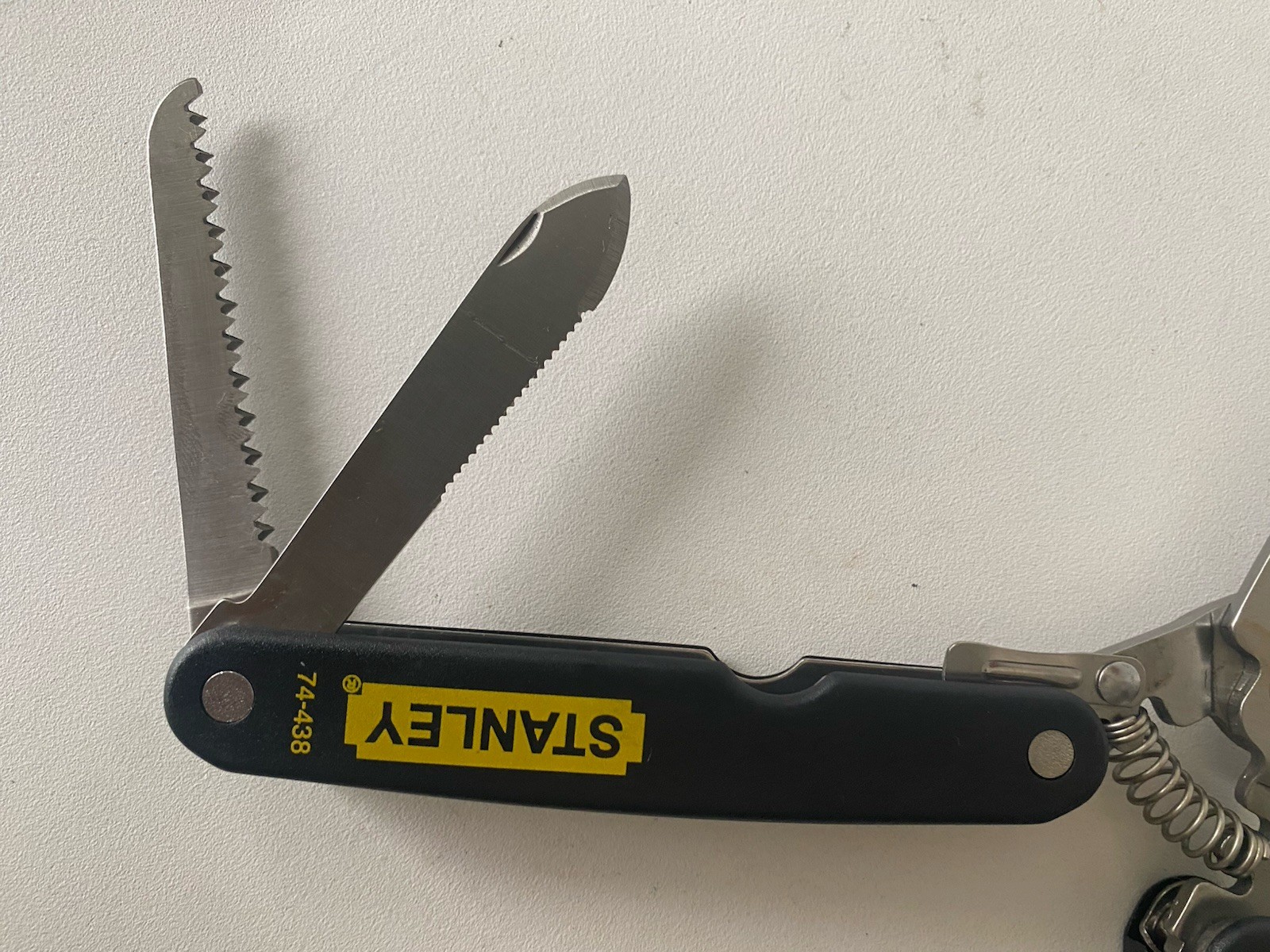 New STANLEY MULTI TOOL 5 IN 1 STAINLESS STEEL 74-438 With Sheath Electricians