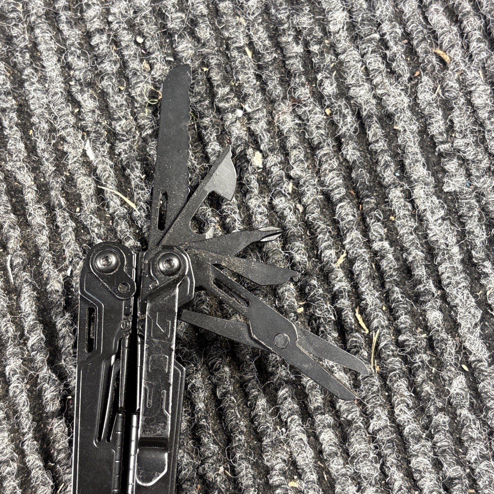 SOG POWER PINT MULTI TOOL PLIERS KNIFE SMALL (411)