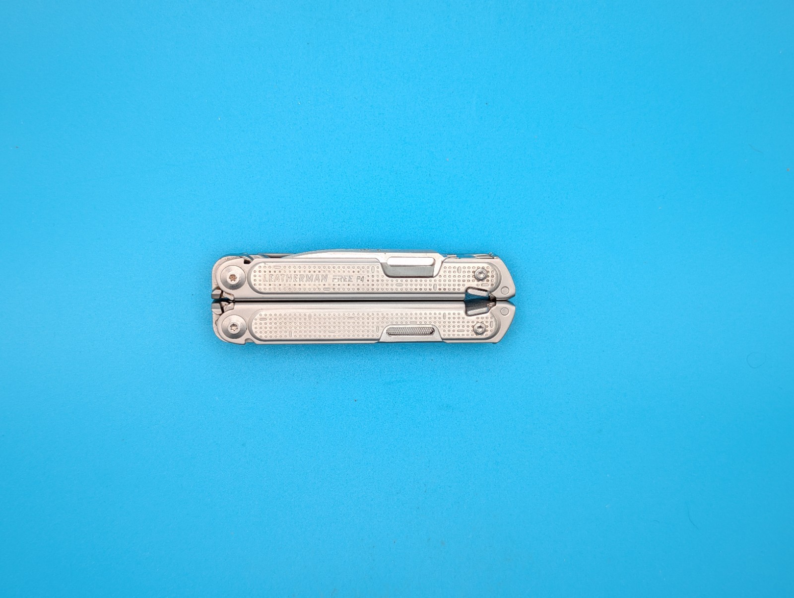 Leatherman Free P4 Multi-Tool! With Sheath! RETIRED!
