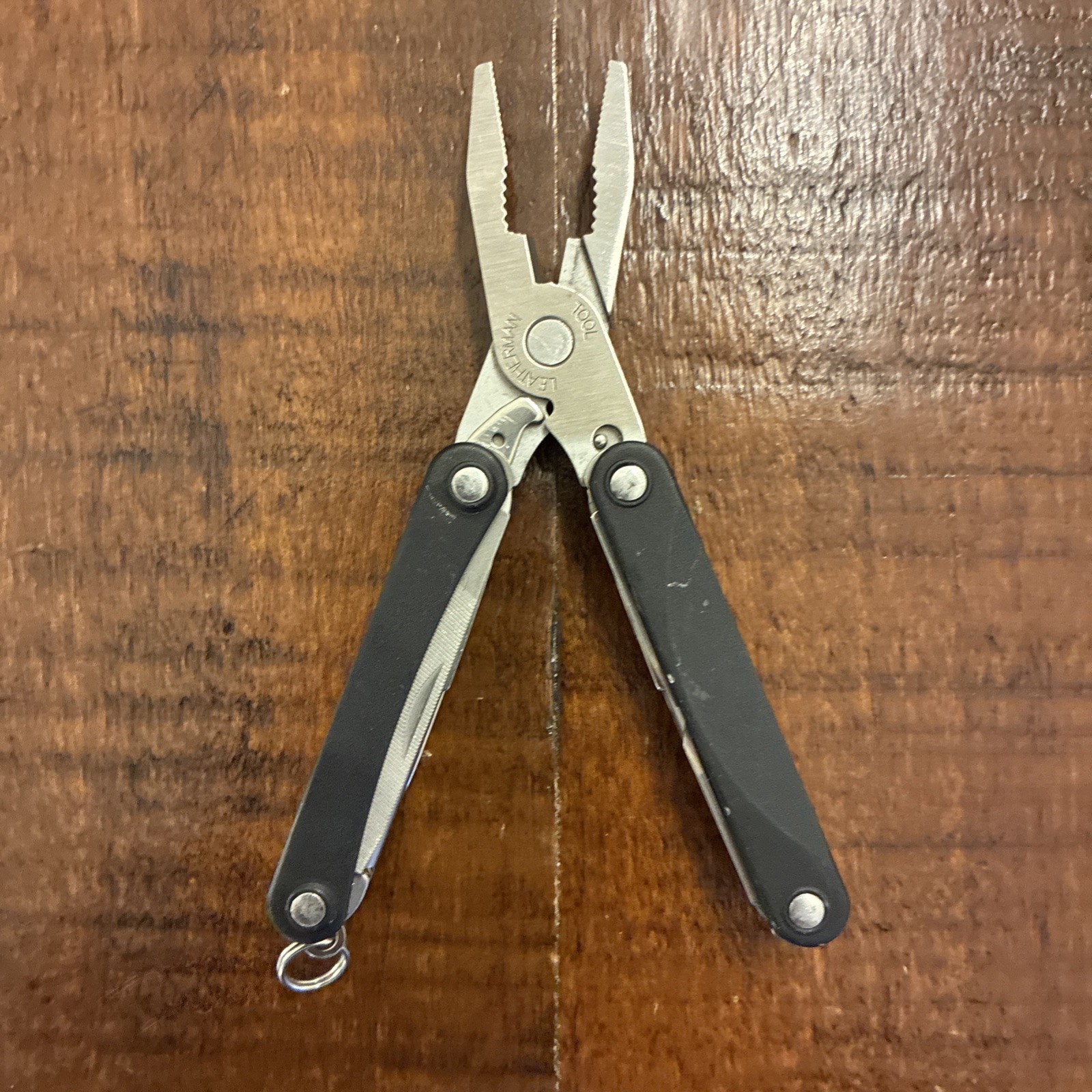 Leatherman Squirt PS4 Multi Tool, Knife, Pliers – Black – Excellent