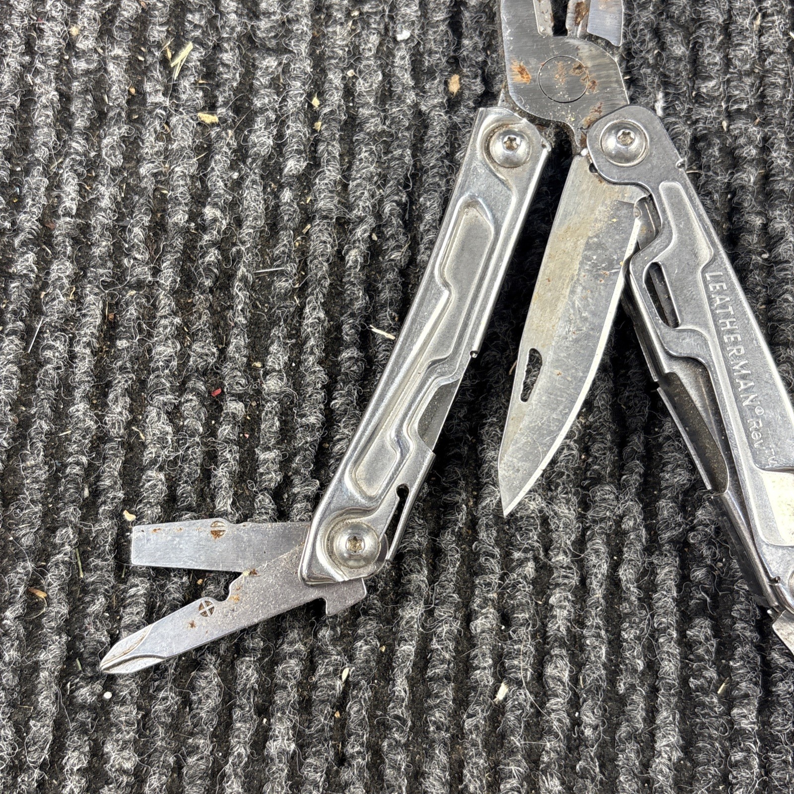 Leatherman Rev 3.8″ Multi-Tool, Stainless! USED (052)