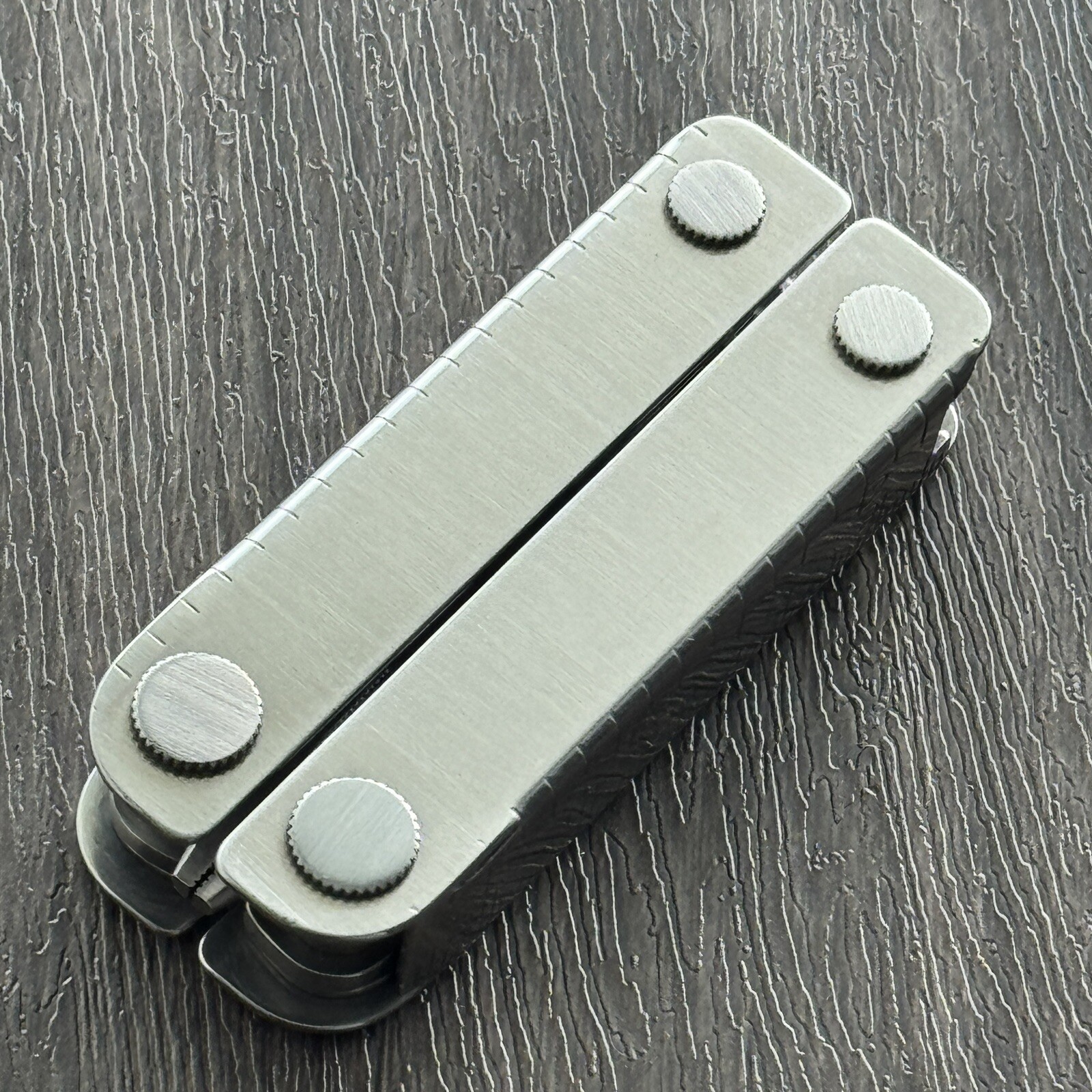 Leatherman MINI TOOL multitool. Variant w/US PAT 4744272 and a Blank side