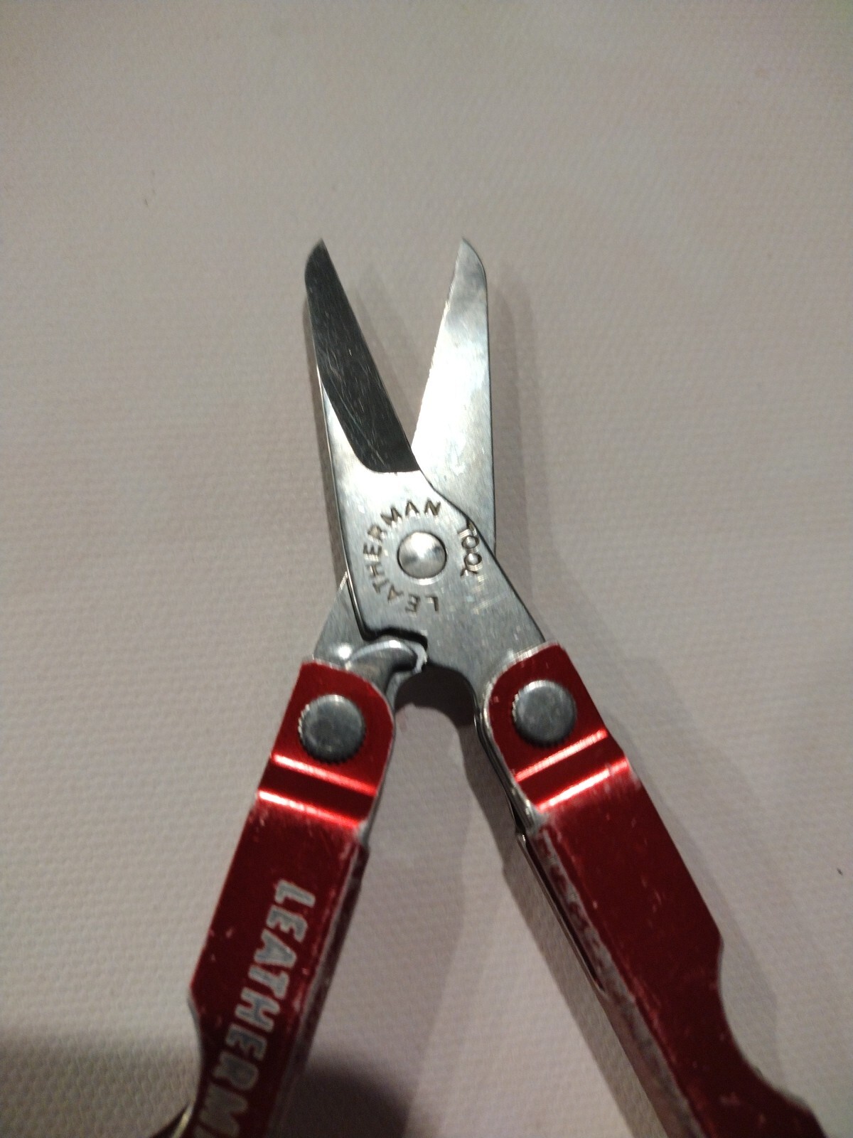 Leatherman Micra Multi-Tool, Knife, Scissors, Key Ring, Red Color in Good Condit