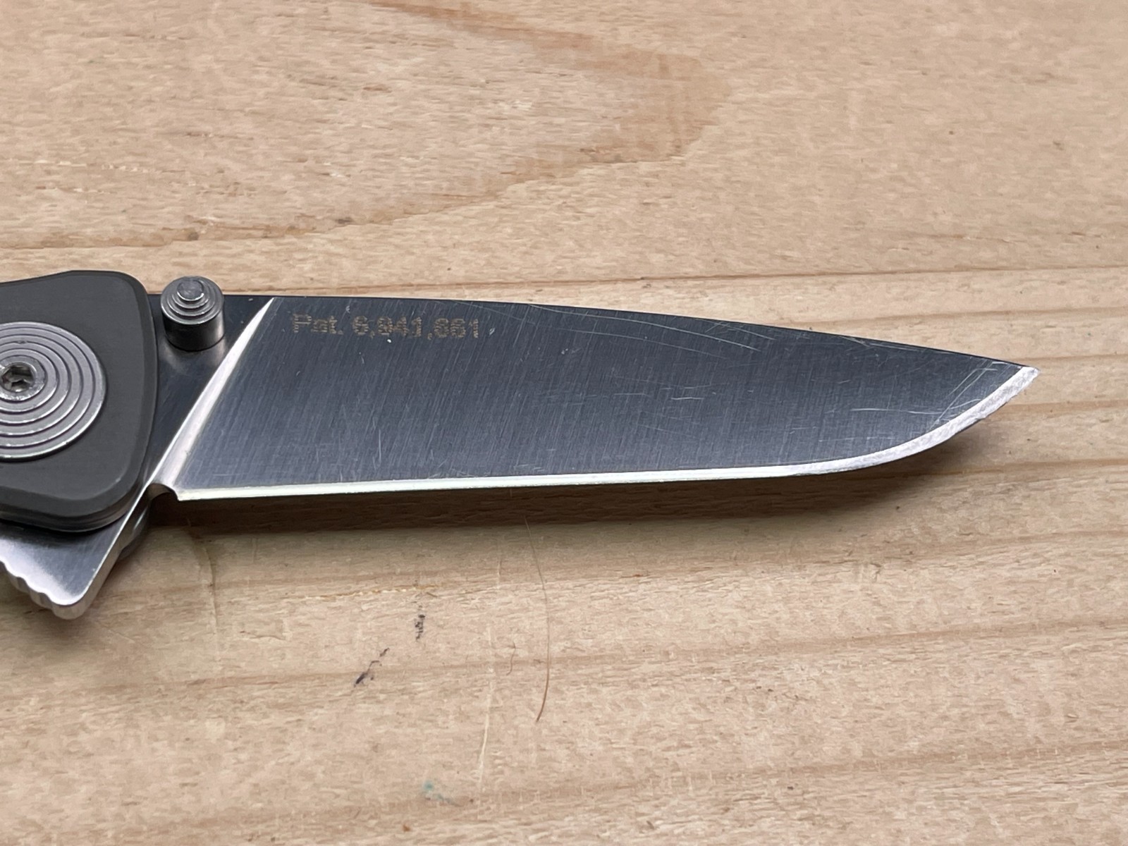 SOG Twitch II A/O Flipper 2.65″ Plain Blade Folding Pocket Knife Aluminum Handle