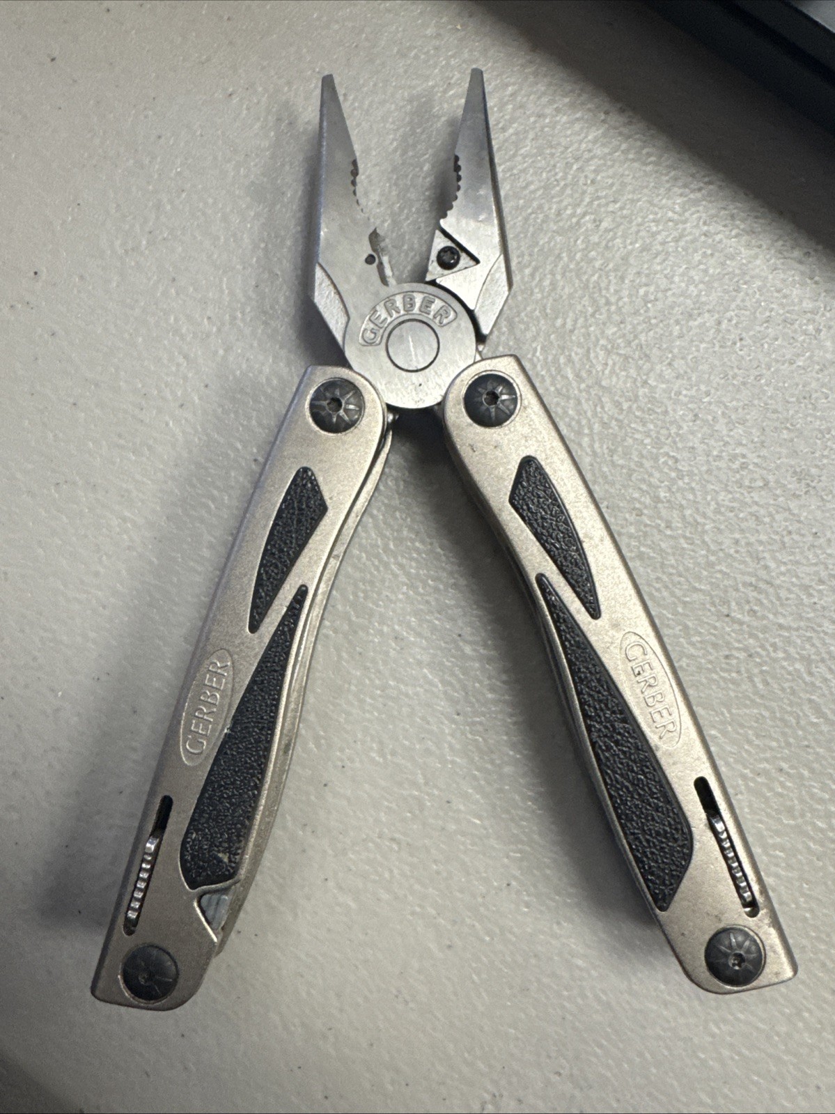 Gerber MP800 Urban Legend Multi-plier Excellent